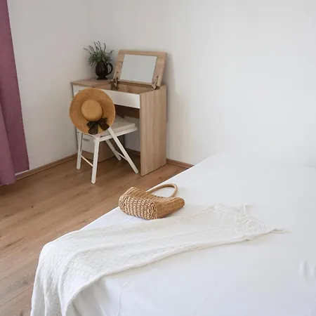 Lägenhet Rose Makarska